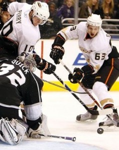 Dancing in the Reign: Koivu knocks off Kings; Late goals give Anaheim 2-1 Victory